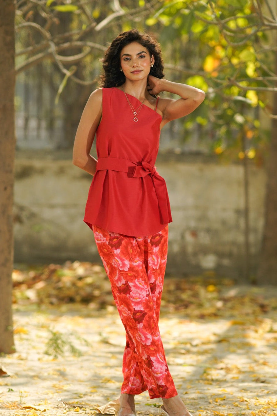 Amaira Statement Top