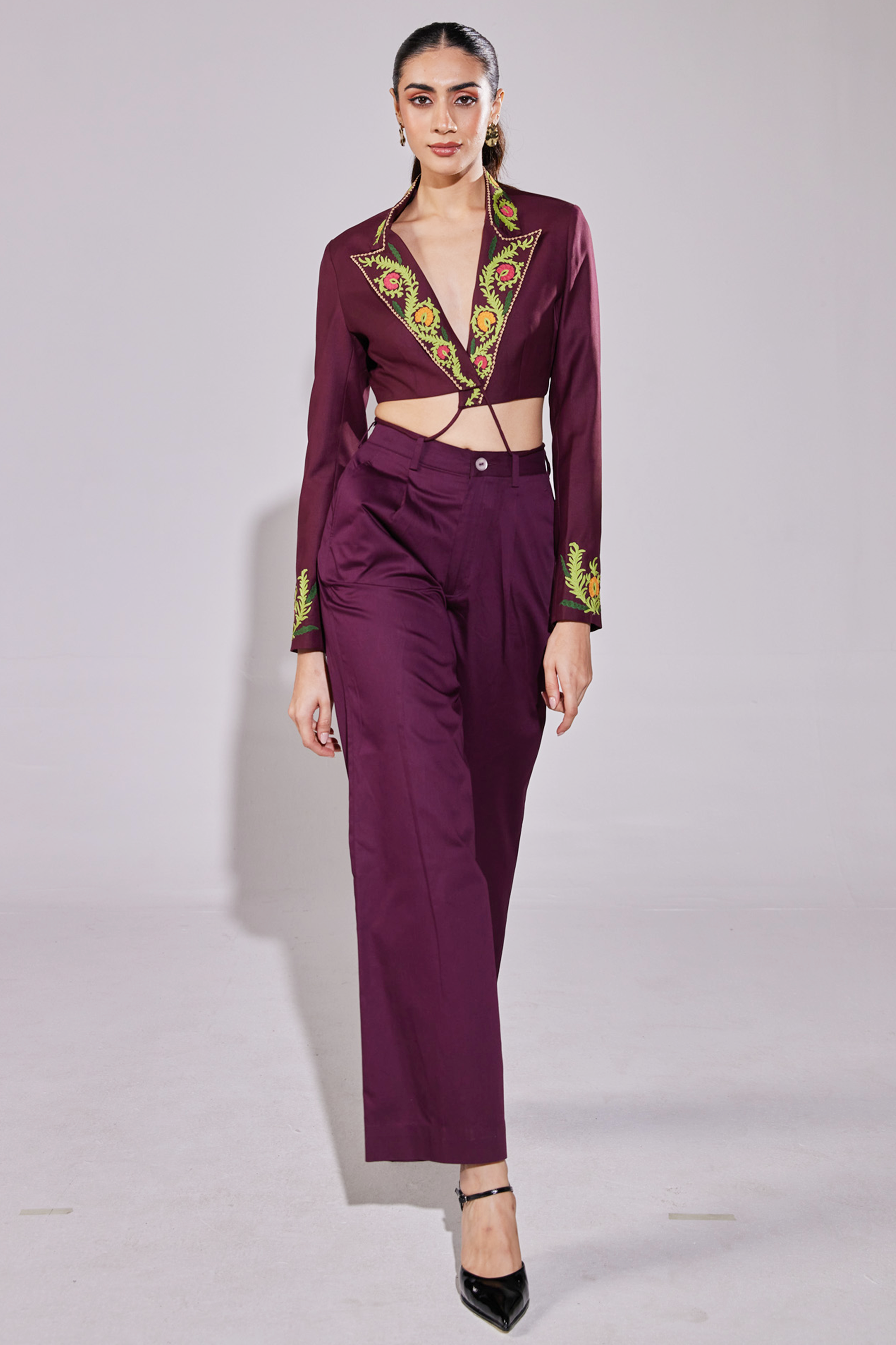 Embroidered Versatile Cropped Blazer