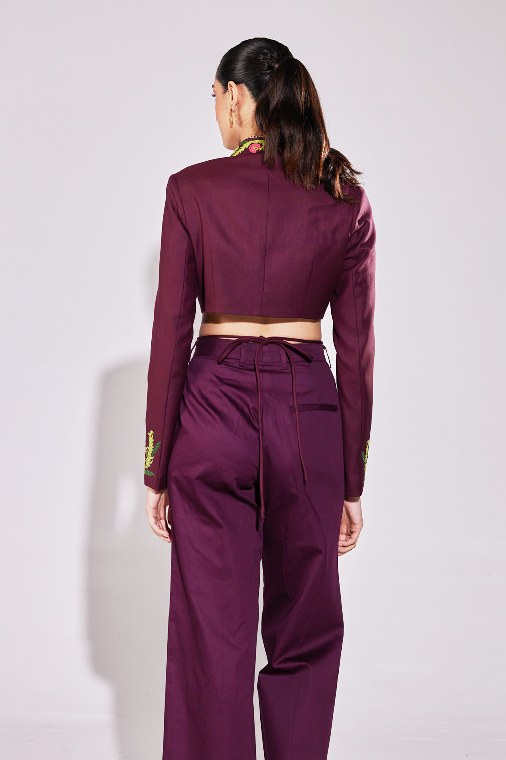 Embroidered Versatile Cropped Blazer