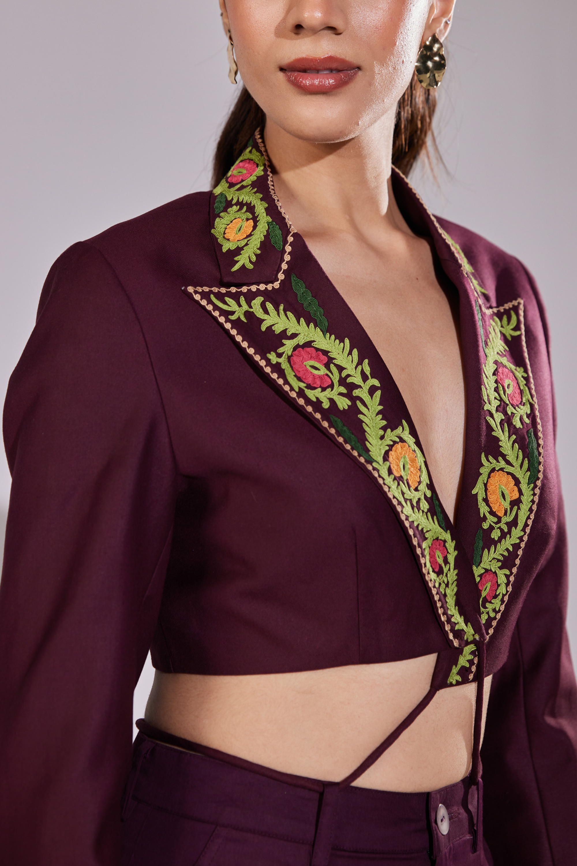 Embroidered Versatile Cropped Blazer