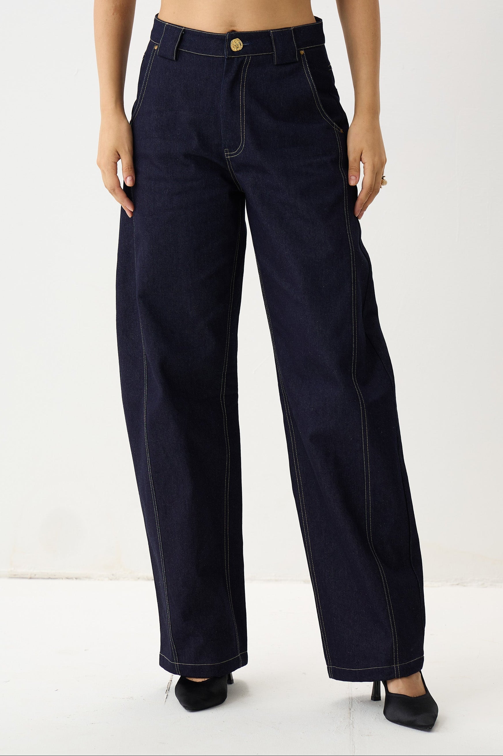 The Milan Barrel-Leg Denims
