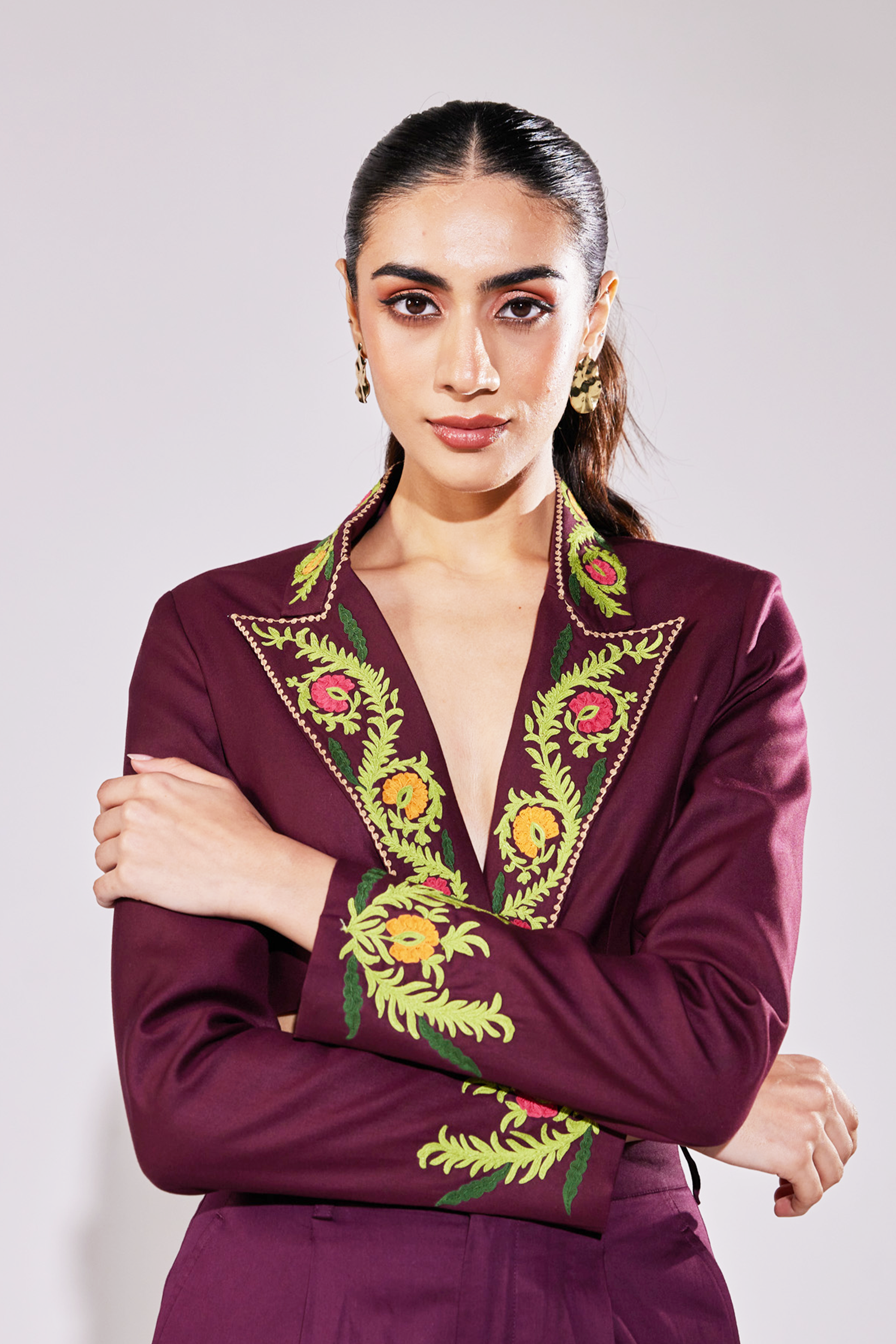 Embroidered Versatile Cropped Blazer