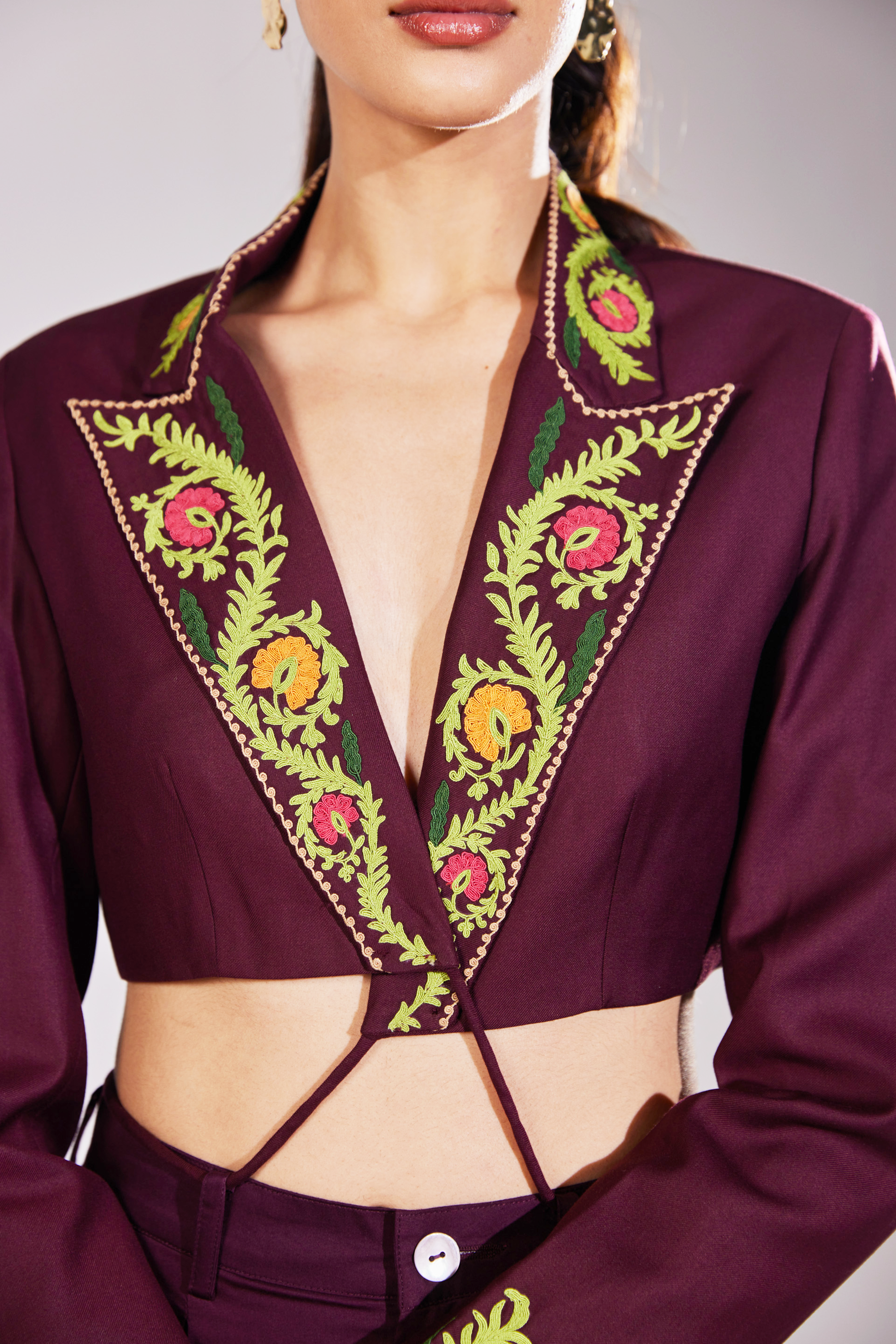 Embroidered Versatile Cropped Blazer